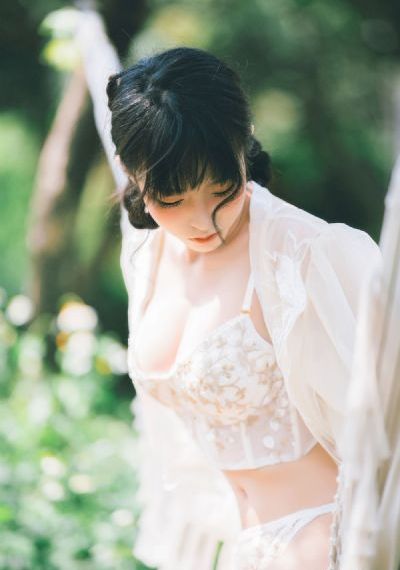 李采潭热情的邻居电影播放_1080P视频大全